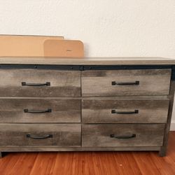Dresser w mirror