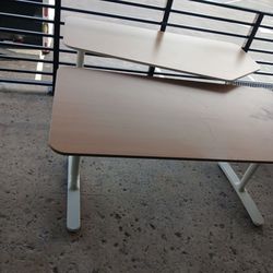 Bekant office desk