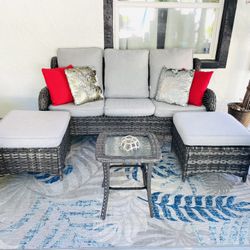 OUTDOOR PATIO FURNITURE WICKER SET OTTOMAN AND TABLE 