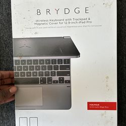 iPad keyboard connector