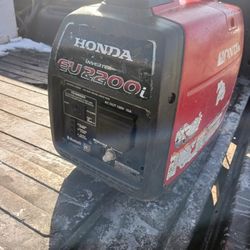 Honda Generator EU 2200i Whit Bluetooth Works Like New 