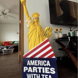 Statue Of LiberTea 