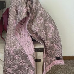 louis vuitton scarf cost