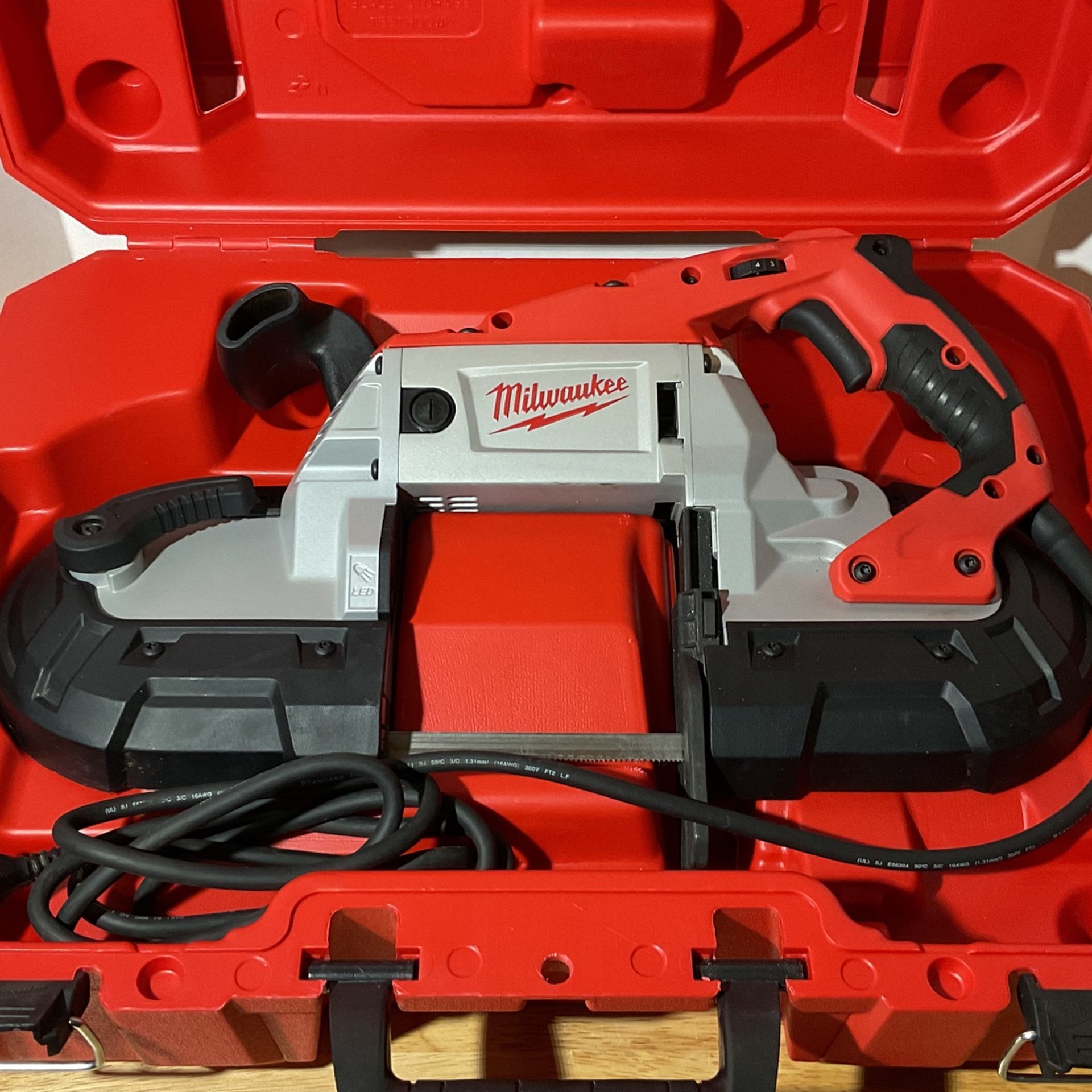 Milwaukee 11 Amp Deep Cut Band Saw With Hard Case (6232 21)