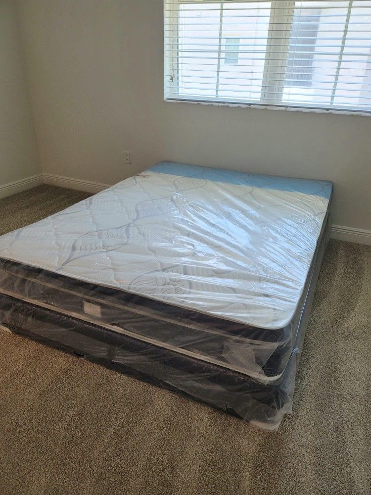 NEW QUEEN PILLOWTOP SET MATTRESS AND BOX SPRING-2PCS.