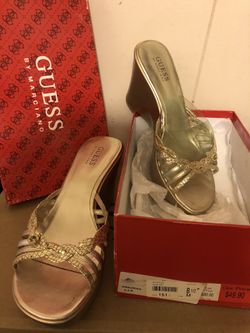 Women Guess shoes!!#81/2