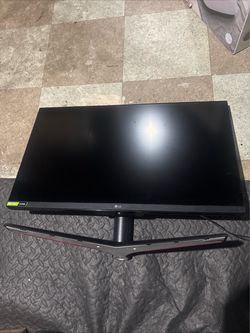 LG UltraGear 27GN600-B 27" 144Hz 1ms IPS Gaming Monitor - G-SYNC FHD