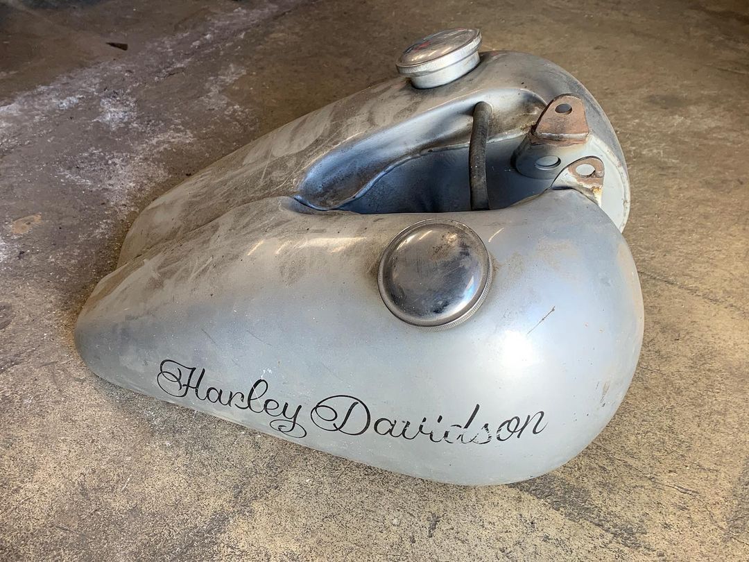 Shovelhead 3.5 Gal Split Tanks
