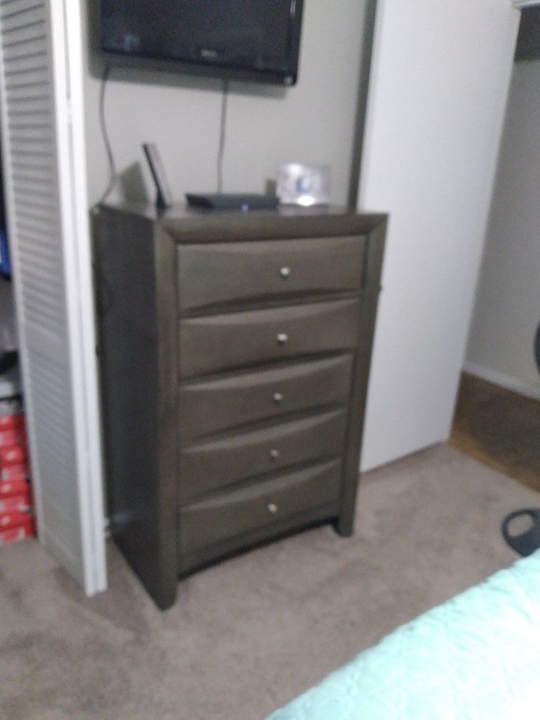 Queen Bedroom Set