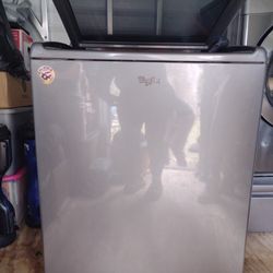 Used Whirlpool Washer- Large capacity 