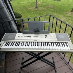 Yamaha YPG-235 Piano - Keyboard