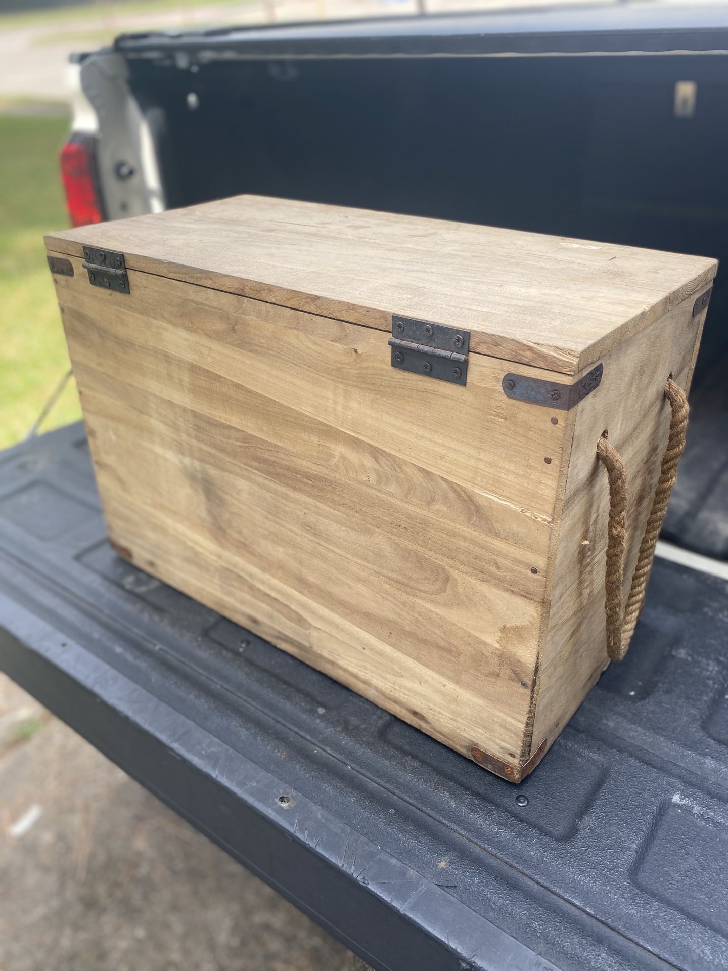 Wenzel cast iron wooden box /crate