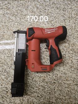 Milwaukee M12 Pin Nailer (23 G)