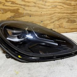 2019 2020 2021 PORSCHE MACAN HEADLIGHT  FULL LED PDLS 95B941010AR RIGHT OEM
