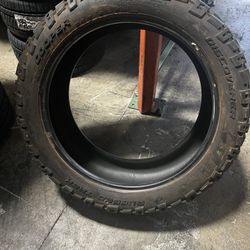 285/45R22 Cooper Discoverer Rugged Trek