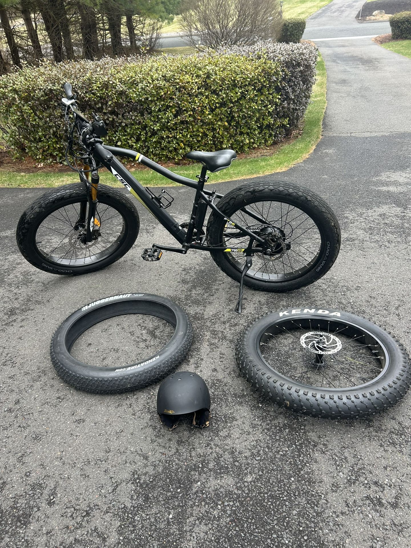 25 MILE ELECTRIC BIKE WITH TIRES