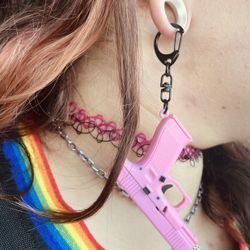 Mini Gun Keychain Toy Plastic Decoration w/ Removable Magazine