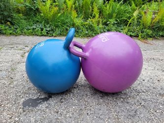 Set of 2 Pure Play hopping balls