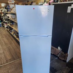 GE Refrigerator 59x24x25 
