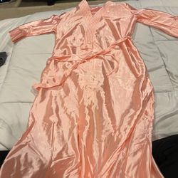 Woman’s Classics Bath Robe, Size Medium