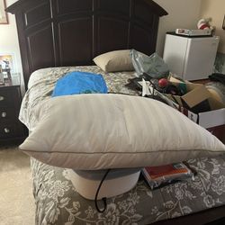 Three Piece Bedroom Set 