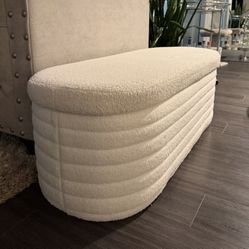 Bouclé Ottoman