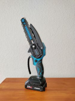 New 6-Inch Cordless Mini Chainsaw