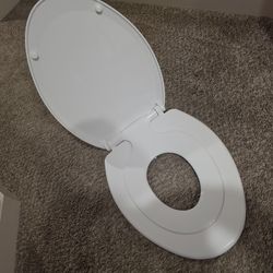 Oval toilet seat toddler seat