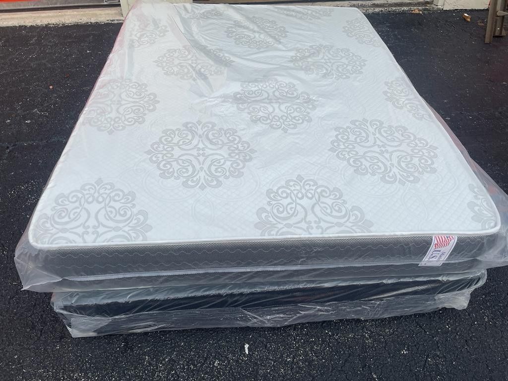 NEW FULL SIZE SET MATTRESS AND BOX SPR+ING 2pcs