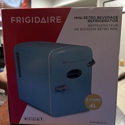 Frigidaire Mini Beverage Refrigerator (6 cans) (4L) BRAND NEW in BOX
