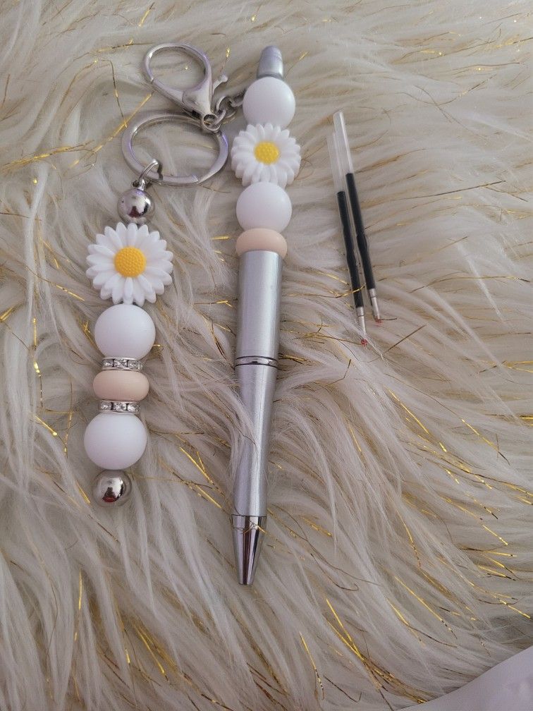 Daisy Pen And Key Chain 