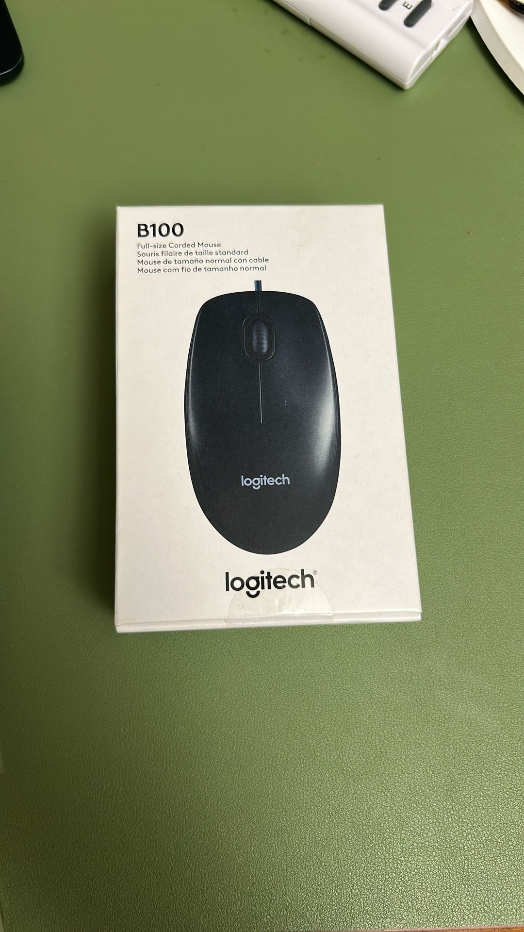 One Keyboard And Two Mouse Set