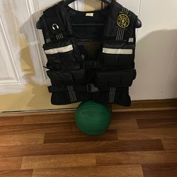 Golds Gym Weighted Exercise Vest Mens L Black for Strength Training Workout with Weights (22lbs) & 10 Lb Medicine Ball