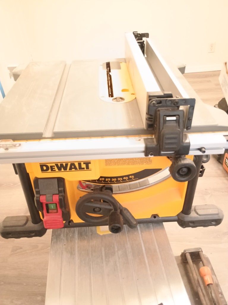 DeWalt Table Saw