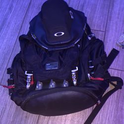brand new oakly bag