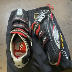 SPECIALIZED Bike Shoes w/ Bike Pedals - Size 46