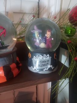 Nightmare be put christmas at snow globe