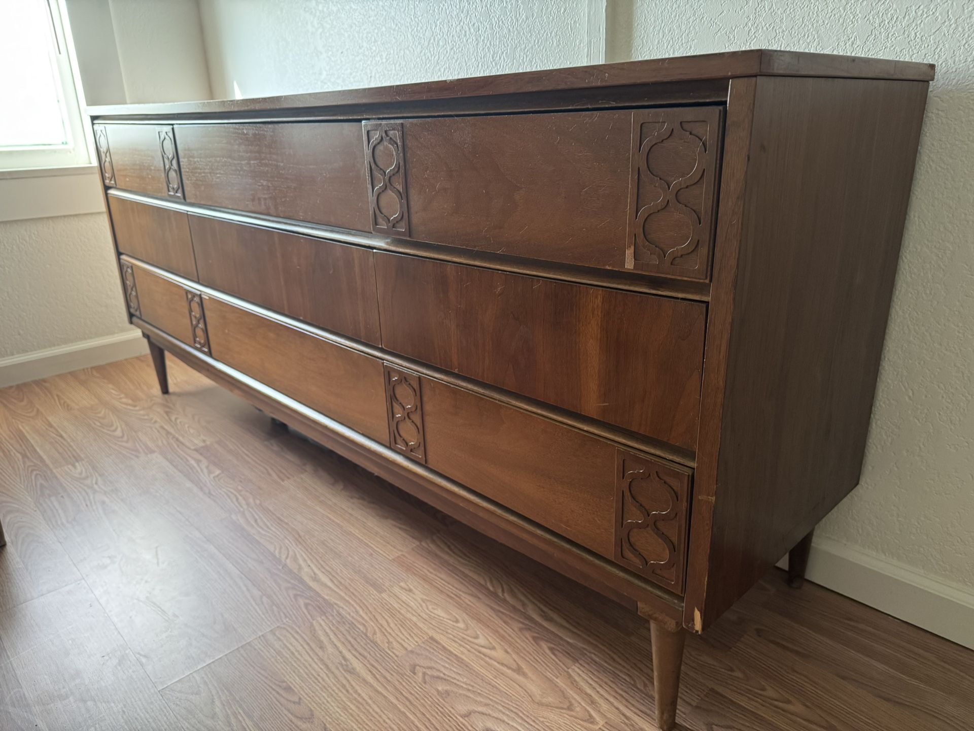 Mid-Century Modern Dresser / Lowboy – Vintage 1960s