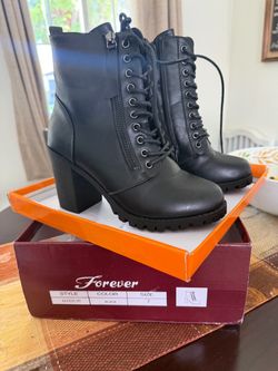 Black Chunky High Heel Lace-Up Combat Ankle Boots – Women’s Size 7