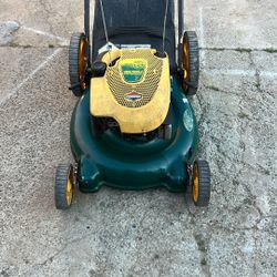Lawnmower 