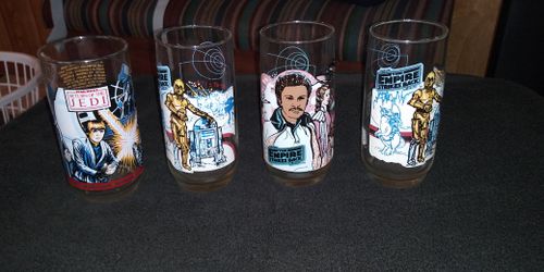 4 piece Star Wars collectable glasses