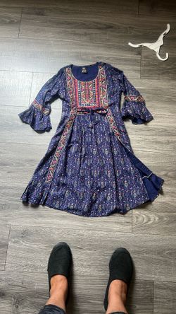 VESTIDO DE NIÑA NUEVO SIN ETIQUETA TALLA 30 ES COMO  SIZE 6 
