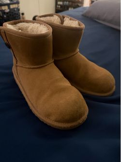 UGG Kids Boots – Size 3 (USA) – Classic Mini – Good Condition