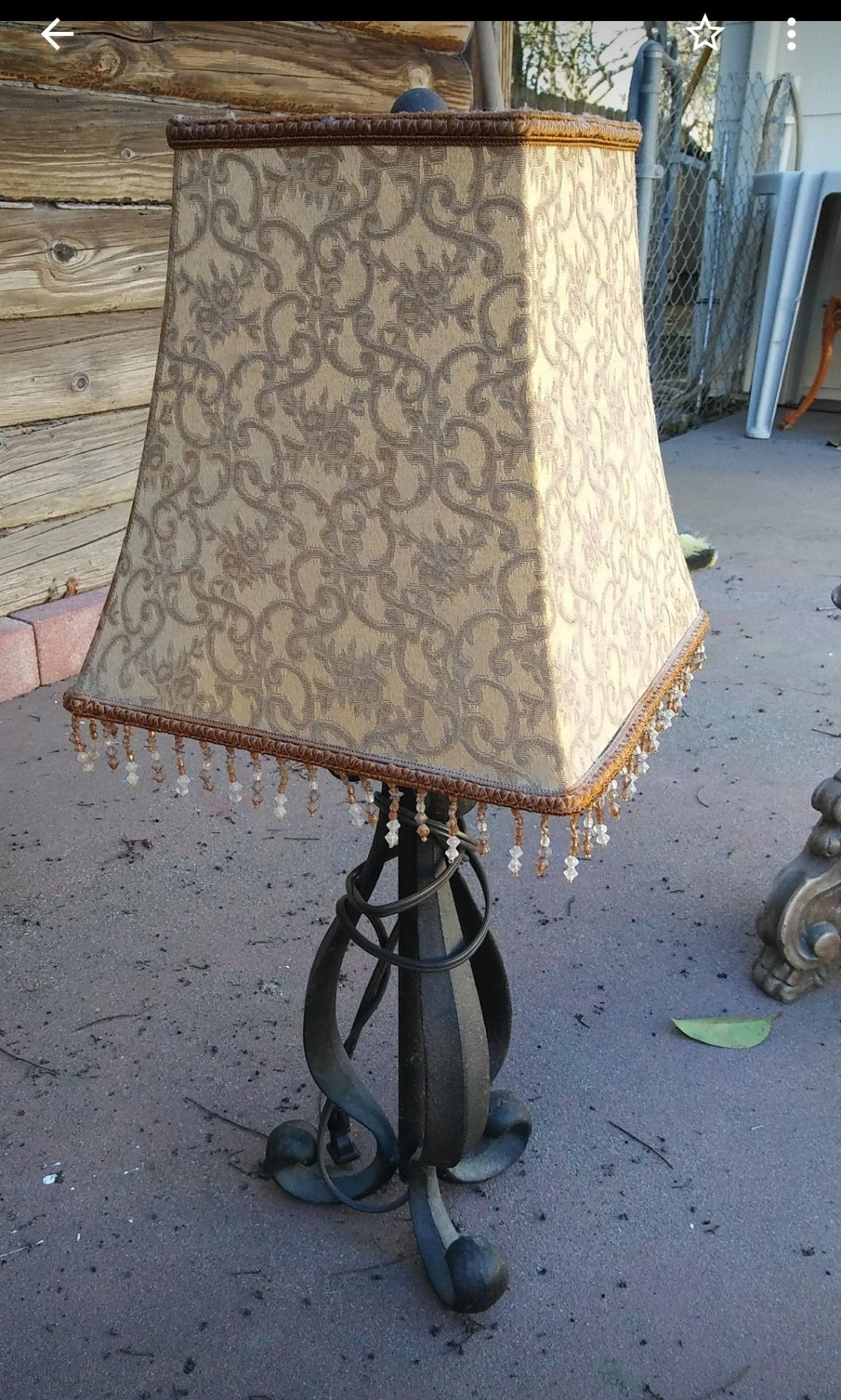 Table lamp