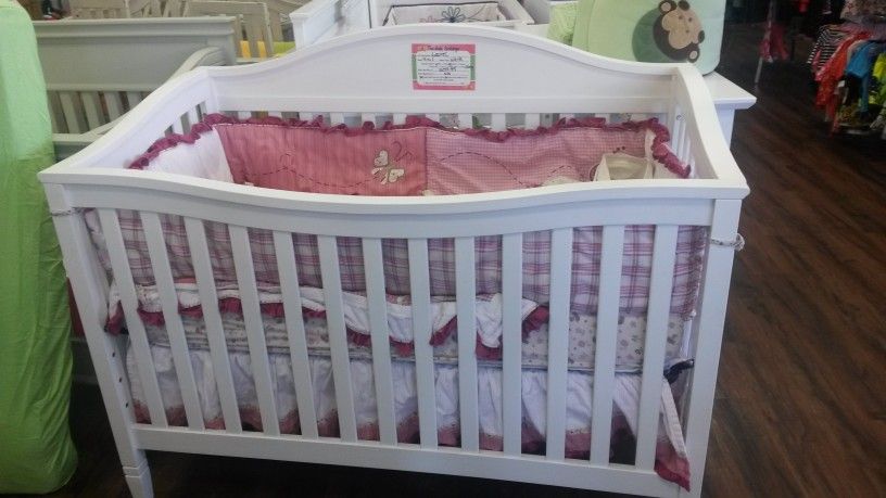 Crib And Corner Changing Table