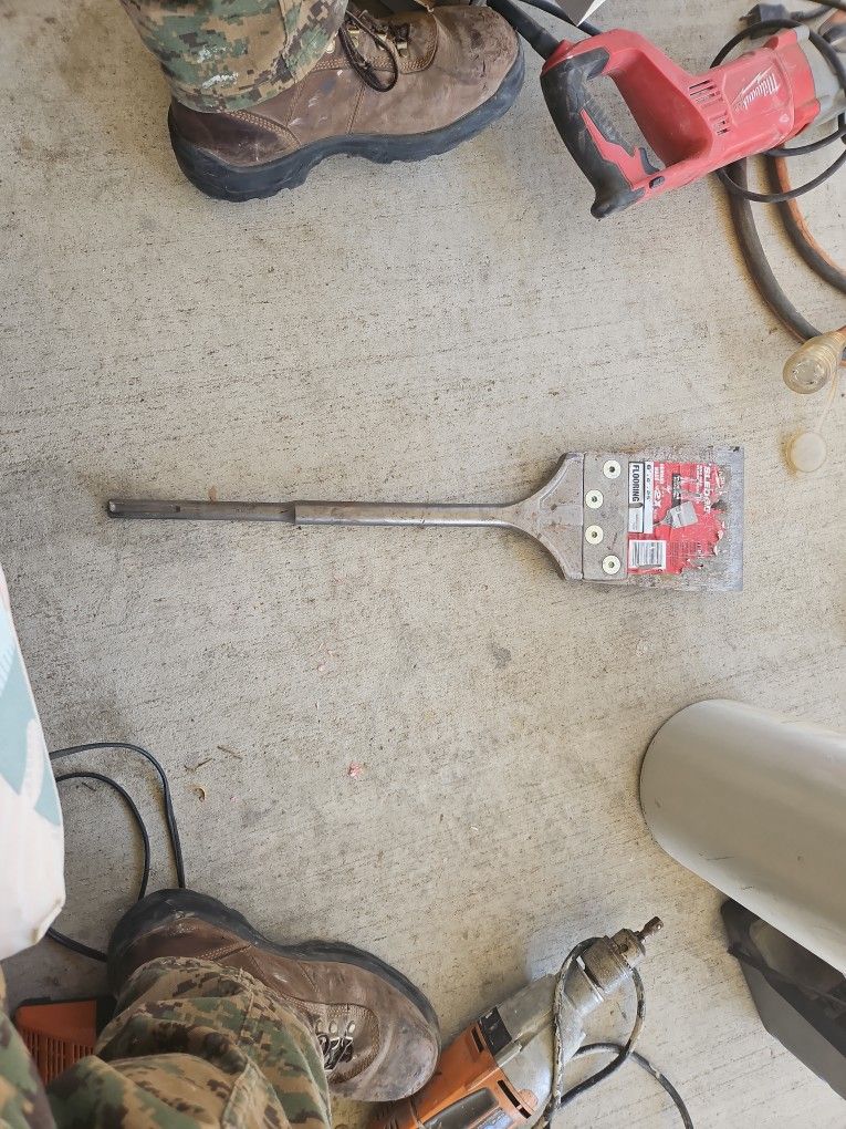 Milwaukee Sledge Floor Scraper