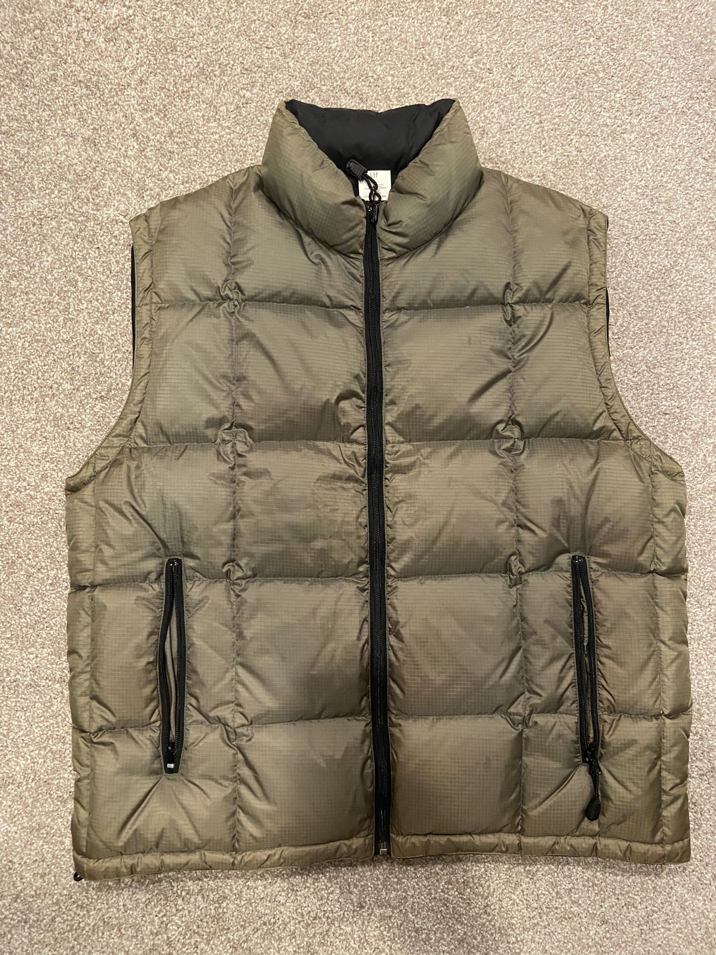 GAP Puffy Down Vest Size XL/2XL