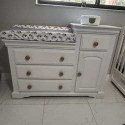 Baby Changing Dresser & Closet 