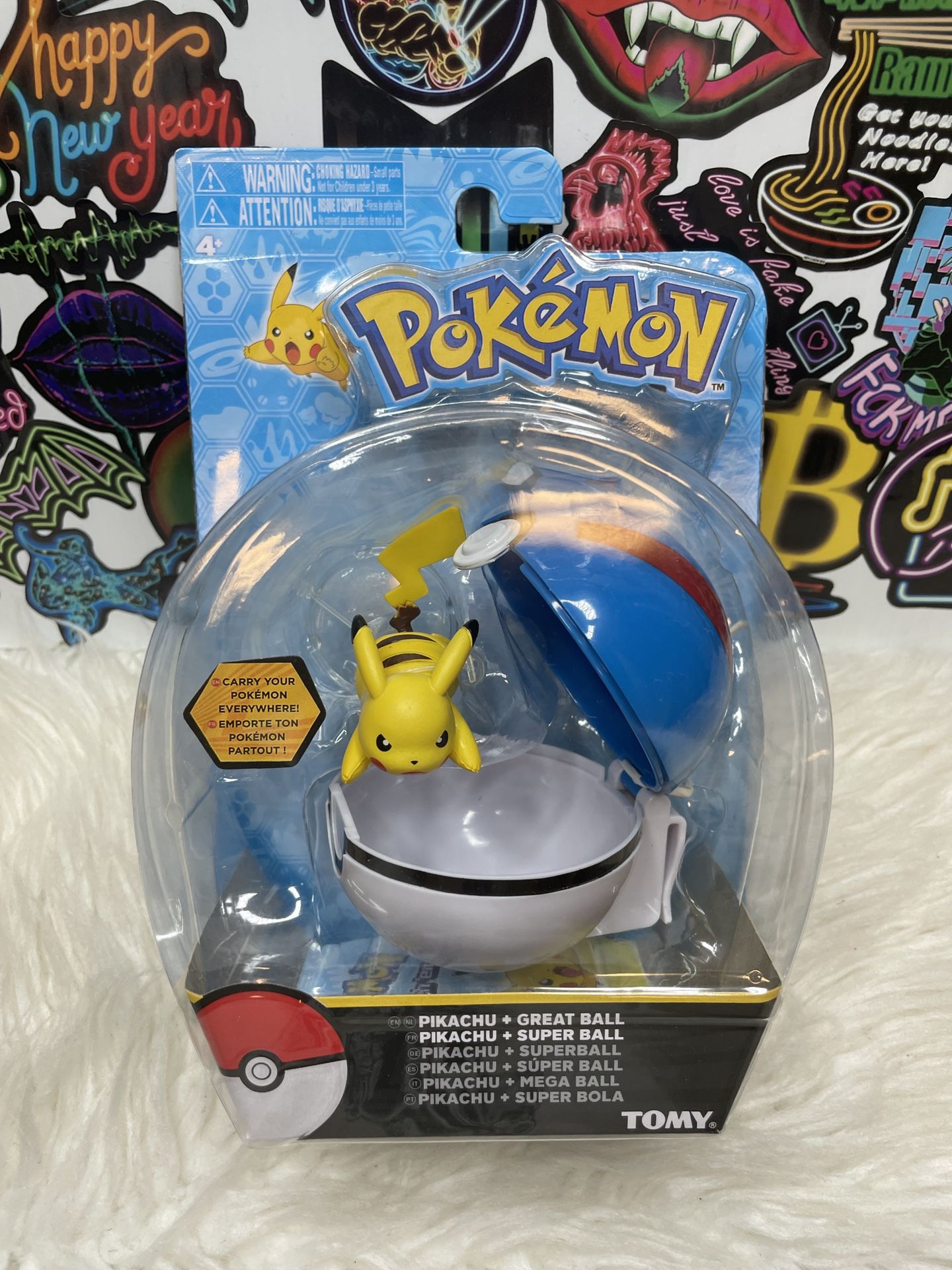 Pokemon Pikachu + Great Ball Clip N Carry Tomy Super Ball