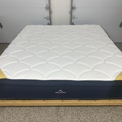 Dreamcloud Premier Rest Hybrid King Mattress